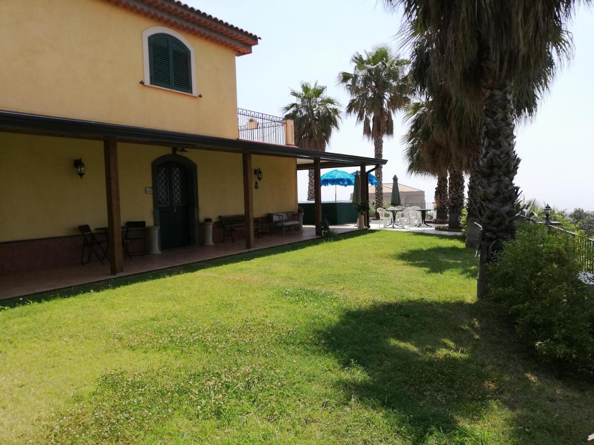 La Casa Del Melograno Bed & Breakfast Santa Venerina Eksteriør bilde